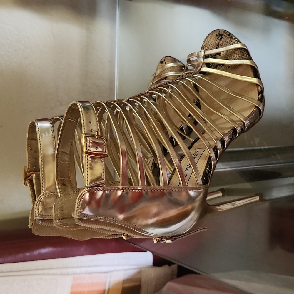 Steve Madden Gold Strappy ladies shoes